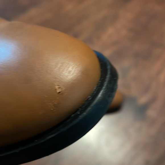 Everlane size 8 Chelsea boot in a color cognac. - Picture 4 of 5